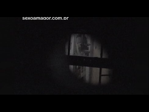 ❤️ Блондини ичкери кирпичтин артына катылган кошуналык войер жашыруун түрдө видеого тартып алат ❌ Порно боюнча бизде ❌❤